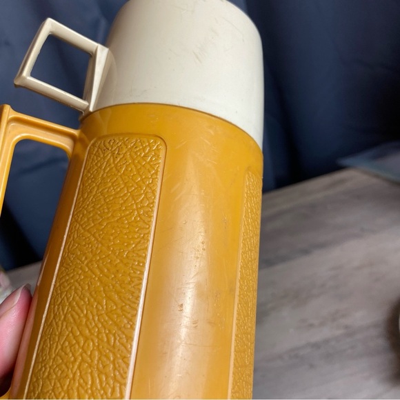 VINTAGE Mustard Yellow Thermos Vacuum Bottle Glass Lined Hot or Cold Drink Mug - Picture 10 of 10